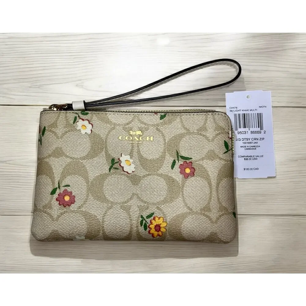 New With Tags Coach CH478 Signature Ditsy Corner Zip Wallet